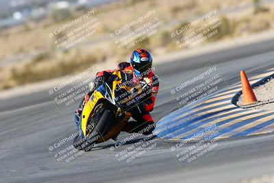 media/Jan-09-2022-SoCal Trackdays (Sun) [[2b1fec8404]]/Turn 11 (935am)/